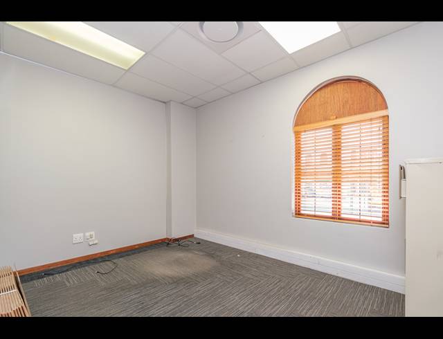 440M² BUILDING FOR SALE IN BLACKHEATH